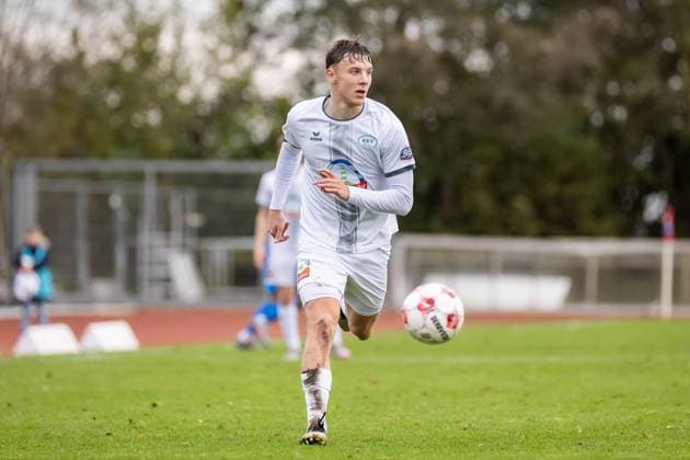 Fussball I Herren I Saison 2025-2026 I Regionalliga Nord I 17. Spieltag I SV Drochtersen-Assel - SSV Jeddeloh l I 31.10.2025 Philip Gramberg (4, SSV Jeddeloh II) Drochtersen Kehdinger Stadion Niedersachsen Deutschland Copyright: xLobeca JörgxStruwex