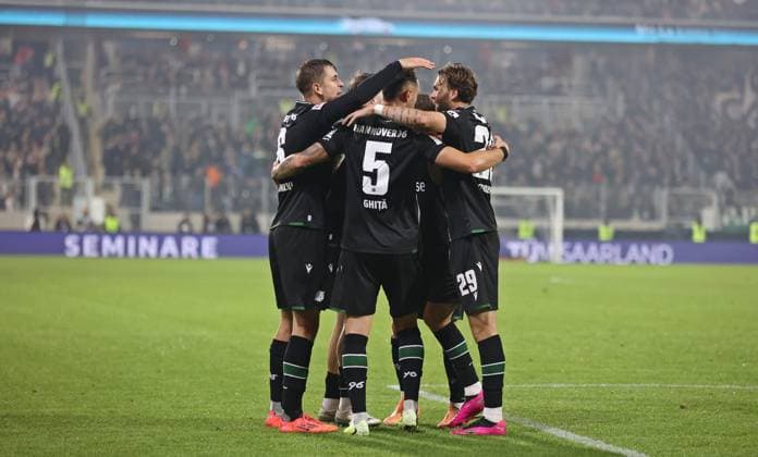 31.10.2025, Fussball, Herren, 2. Bundesliga, Saison 2025 2026, SV 07 Elversberg - Hannover 96, Torjubel von Hannover 96 nach dem Tor zum 1:1 durch Benjamin Källmann (Hannover 96) Elversberg Ursapharm-Arena an der Kaiserlinde Saarland Deutschland (DE) Copyright: xSebastianxBachx