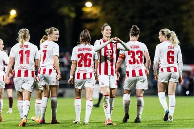 Jubel zum 3:0 durch Sara Agrez (1. FC Köln, 4), Tor, Torjubel Google Pixel Frauen-Bundesliga, 1. FC Köln - 1. FC Nürnberg, Köln, Franz-Kremer-Stadion am 31.10.2025 DFB REGULATIONS PROHIBIT ANY USE OF PHOTOGRAPHS AS IMAGE SEQUENCES AND OR QUASI-VIDEO. NRW Deutschland Copyright: xBEAUTIFULxSPORTS Wunderlx
