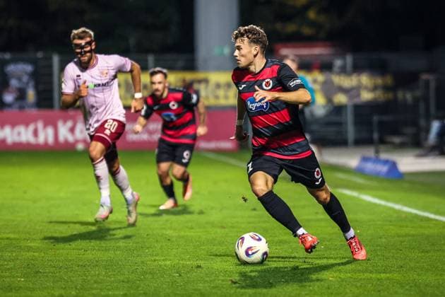 3. Liga: FC Viktoria Köln - FC Ingolstadt 04, 31.10.2025 Lucas Wolf (Viktoria Köln, 21) ; Köln, 31.10.2025, 13. Spieltag der 3. Fußball-Liga, FC Viktoria Köln - FC Ingolstadt 04 im Sportpark Hoehenberg in Köln. Die DFL-Bestimmungen verbieten die Verwendung von Fotografien als Bildsequenzen und oder Quasi-Videos. Copyright: xBEAUTIFULxSPORTS LeahxKohringx