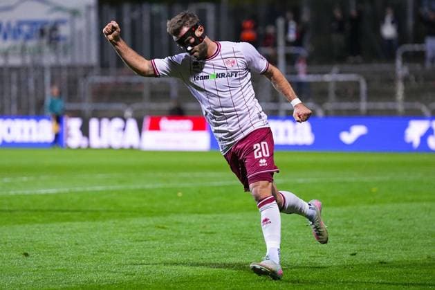 31.10.2025, xydrx, Fußball, 3.Liga, FC Viktoria Köln - FC Ingolstadt 04, Saison 2025 2026, Sportpark Höhenberg: Torjubel nach dem Tor zum 1:0 für den FC Ingolstadt durch Torschütze Yannick Deichmann (FC Ingolstadt 20 DFB regulations prohibit any use of photographs as image sequences and or quasi-video. Nordrhein-Westfahlen Deutschland