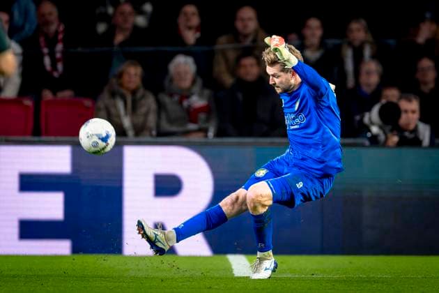 Fortuna Sittard goalkeeper Mattijs Branderhorst during the match PSV Eindhoven vs Fortuna Sittard at the Philips stadium for the Dutch Vriendenloterij Eredivisie season 2025-2026 in EINDHOVEN, Netherlands on 31 oktober 2025, (photo by Marcel van Dorst EYE4images DeFodi Images) Fortuna Sittard goalkeeper Mattijs Branderhorst during the match PSV Eindhoven vs Fortuna Sittard at the Philips stadium for the Dutch Vriendenloterij Eredivisie season 2025 2026 in EINDHOVEN, Netherlands on 31 oktober 2025, photo by Marcel van Dorst EYE4images DeFodi Images