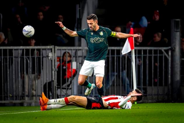 PSV Eindhoven forwarder Ivan PeriÅ¡iÄ?, Fortuna Sittard defender Ivo Pinto during the match PSV Eindhoven vs Fortuna Sittard at the Philips stadium for the Dutch Vriendenloterij Eredivisie season 2025-2026 in EINDHOVEN, Netherlands on 31 oktober 2025, (photo by Marcel van Dorst EYE4images DeFodi Images) PSV Eindhoven forwarder Ivan PeriÅ¡iÄ?, Fortuna Sittard defender Ivo Pinto during the match PSV Eindhoven vs Fortuna Sittard at the Philips stadium for the Dutch Vriendenloterij Eredivisie season 2025 2026 in EINDHOVEN, Netherlands on 31 oktober 2025, photo by Marcel van Dorst EYE4images DeFodi Images