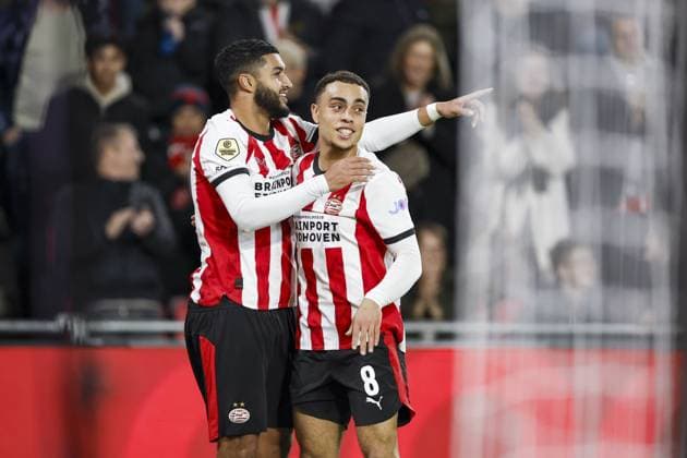 EINDHOVEN - Ismael Saibari of PSV Eindhoven and Sergino Dest of PSV Eindhoven during the Dutch Eredivisie match between PSV Eindhoven and Fortuna Sittard at the Phillips Stadium on October 31, 2025, in Eindhoven, Netherlands. ANP MAURICE VAN STEEN Eredivisie 2025-2026 xVIxANPxSportx xxANPxIVx 540852511 originalFilename: 540852511.jpg