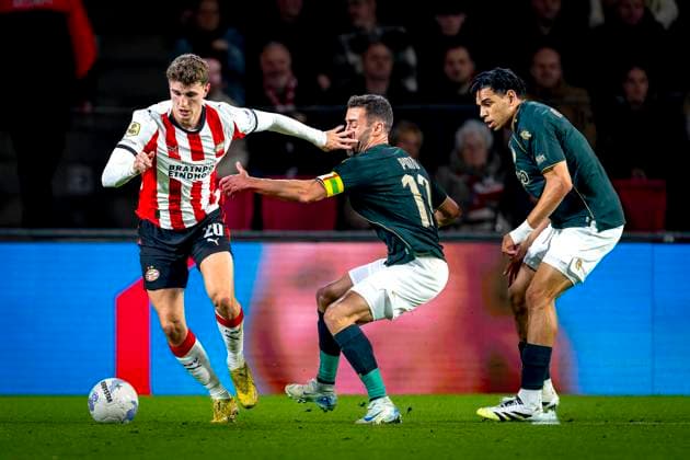 PSV Eindhoven midfielder Guus Til, Fortuna Sittard defender Ivo Pinto during the match PSV Eindhoven vs Fortuna Sittard at the Philips stadium for the Dutch Vriendenloterij Eredivisie season 2025-2026 in EINDHOVEN, Netherlands on 31 oktober 2025, (photo by Marcel van Dorst EYE4images DeFodi Images) PSV Eindhoven midfielder Guus Til, Fortuna Sittard defender Ivo Pinto during the match PSV Eindhoven vs Fortuna Sittard at the Philips stadium for the Dutch Vriendenloterij Eredivisie season 2025 2026 in EINDHOVEN, Netherlands on 31 oktober 2025, photo by Marcel van Dorst EYE4images DeFodi Images