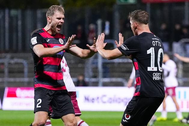 31.10.2025, xydrx, Fußball, 3.Liga, FC Viktoria Köln - FC Ingolstadt 04, Saison 2025 2026, Sportpark Höhenberg: Torjubel nach dem Tor zum 1:1 für den FC Viktoria Köln durch Torschütze David Otto (FC Viktoria Köln 10) zusammen mit Lars Dietz (FC Viktoria Köln 2) DFB regulations prohibit any use of photographs as image sequences and or quasi-video. Nordrhein-Westfahlen Deutschland