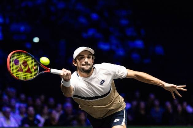 Rolex Paris Masters 2025 - Day 5 Valentin Vacherot (MON) plays his men s singles match against Felix Auger-Aliassime (CAN) on day five of the Paris ATP, Tennis Herren Masters 1000 tennis tournament at the Paris La Defense Arena in Nanterre, on the outskirts of Paris. Paris France  Copyright: xIbrahimxEzzatx originalFilename:ezzat-notitle251031_np3qz.jpg