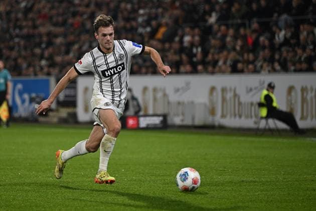 31.10.2025, xjrdrx, Fussball 2.Bundesliga, SV Elversberg - Hannover 96 v.l. Tom Zimmerschied (SV Elversberg) (DFL DFB REGULATIONS PROHIBIT ANY USE OF PHOTOGRAPHS as IMAGE SEQUENCES and or QUASI-VIDEO) Elversberg