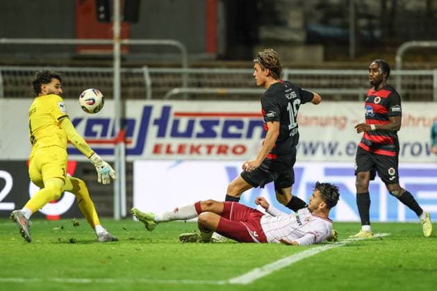 3. Liga; FC Viktoria Köln - FC Ingolstadt 04; Torchance verpasst Fredrik Carlsen (8, FCI) Torwart Dudu (1 VK) Kloss Tim (18 VK) Ronstadt Frank (34 VK) 3. Liga - FC Ingolstadt 04 Saison 2025 2026 FC Viktoria Köln