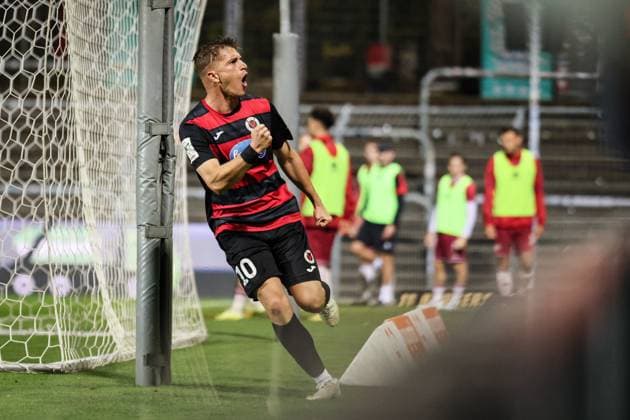 3. Liga: FC Viktoria Köln - FC Ingolstadt 04, 31.10.2025 Torjubel von David Otto (Viktoria Köln, 10) ; Köln, 31.10.2025, 13. Spieltag der 3. Fußball-Liga, FC Viktoria Köln - FC Ingolstadt 04 im Sportpark Hoehenberg in Köln. Die DFL-Bestimmungen verbieten die Verwendung von Fotografien als Bildsequenzen und oder Quasi-Videos. Copyright: xBEAUTIFULxSPORTS LeahxKohringx