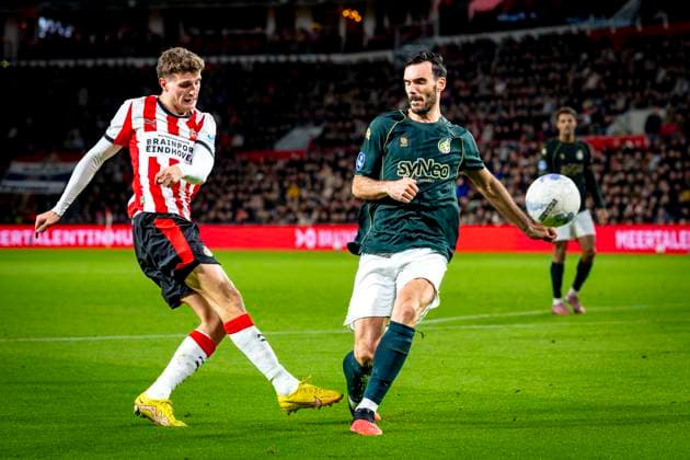 PSV Eindhoven midfielder Guus Til, Fortuna Sittard defender Ivan Marquez during the match PSV Eindhoven vs Fortuna Sittard at the Philips stadium for the Dutch Vriendenloterij Eredivisie season 2025-2026 in EINDHOVEN, Netherlands on 31 oktober 2025, (photo by Marcel van Dorst EYE4images DeFodi Images) PSV Eindhoven midfielder Guus Til, Fortuna Sittard defender Ivan Marquez during the match PSV Eindhoven vs Fortuna Sittard at the Philips stadium for the Dutch Vriendenloterij Eredivisie season 2025 2026 in EINDHOVEN, Netherlands on 31 oktober 2025, photo by Marcel van Dorst EYE4images DeFodi Images