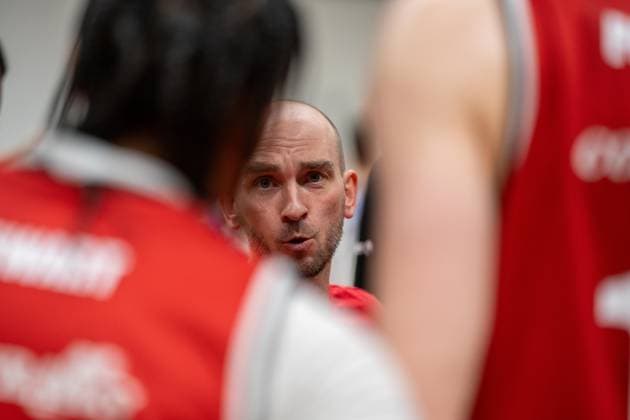 Deutschland: 2. Barmer Basketball Bundesliga Pro A 2025 26, 6. Spieltag - SBB Baskets Wolmirstedt vs Phoenix Hagen - Wolfgang Lakenmacher Halle (Magdeburg): Eiko Potthast (Trainer, SBB Baskets Wolmirstedt) Copyright: xTomxLauruschkatx