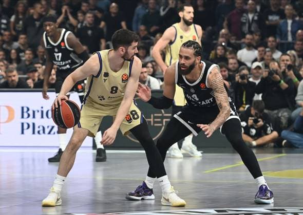 PARTIZAN vs FC Barcelona, Barca DARIO BRIZUELA vs DUANE WASHINGTON Dvejn Vasington basketball Partizan vs FC Barcelona EuroleagueBeogradska arena, Belgrade 31.10.2025. godine Foto: Belgrade Stark Belgrade arena Serbia Copyright: xNebojsaxParausicx xMNxPressx