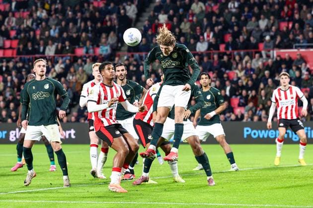 EINDHOVEN , 31-10-2025 , Philips Stadium , season 2025 2026 , Dutch football Eredivisie , match between PSV and Fortuna , picture shows goal attempt by PSV player Ryan Flamingo PSV - Fortuna  x31784337x Copyright: