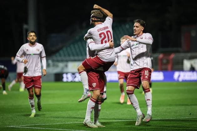 3. Liga; FC Viktoria Köln - FC Ingolstadt 04; Alleingang zum Tor Yannick Deichmann (20, FCI) Tor Jubel Treffer 0:1 Dennis Kaygin (10, FCI) Fredrik Carlsen (8, FCI) Frederik Christensen (11, FCI) 3. Liga - FC Ingolstadt 04 Saison 2025 2026 FC Viktoria Köln