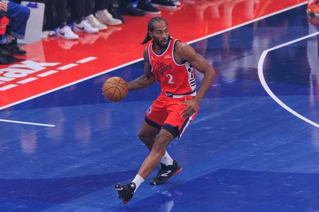 October 31, 2025, Inglewood, California, USA: Kawhi Leonard 2 of the Los Angeles Clippers during the 2025-26 Emirates Cup game against the New Orleans Pelicans on Friday October 31, 2025 at Intuit Dome Arena in Inglewood, California. Clippers defeat Pelicans, 126-124. JAVIER ROJAS PI Inglewood USA - ZUMAp124 20251031_zaa_p124_002 Copyright: xJavierxRojasx