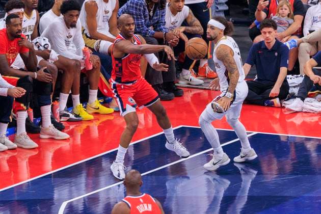 October 31, 2025, Inglewood, California, USA: Chris Paul 3 of the Los Angeles Clippers passes away from Jose Alvarado 15 of the New Orleans Pelicans during the 2025-26 Emirates Cup game on Friday October 31, 2025 at Intuit Dome Arena in Inglewood, California. Clippers defeat Pelicans, 126-124. JAVIER ROJAS PI Inglewood USA - ZUMAp124 20251031_zaa_p124_009 Copyright: xJavierxRojasx