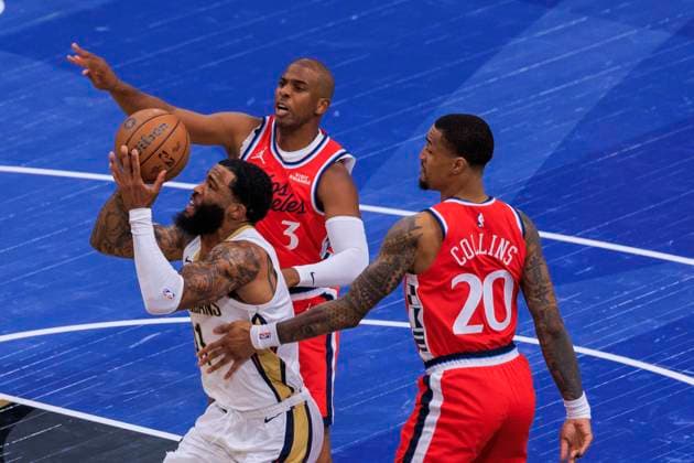 October 31, 2025, Inglewood, California, USA: Zion Williamson 1 of the New Orleans Pelicans puts up past Chris Paul 3 and John Collins 20 of the Los Angeles Clippers during the 2025-26 Emirates Cup game on Friday October 31, 2025 at Intuit Dome Arena in Inglewood, California. Clippers defeat Pelicans, 126-124. JAVIER ROJAS PI Inglewood USA - ZUMAp124 20251031_zaa_p124_011 Copyright: xJavierxRojasx