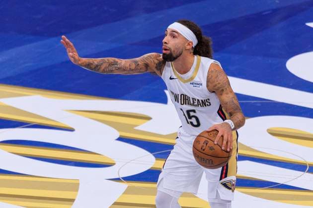 October 31, 2025, Inglewood, California, USA: Jose Alvarado 15 of the New Orleans Pelicans looks to pass during the 2025-26 Emirates Cup game against the Los Angeles Clippers on Friday October 31, 2025 at Intuit Dome Arena in Inglewood, California. Clippers defeat Pelicans, 126-124. JAVIER ROJAS PI Inglewood USA - ZUMAp124 20251031_zaa_p124_013 Copyright: xJavierxRojasx