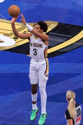 October 31, 2025, Inglewood, California, USA: Jordan Poole 3 of the New Orleans Pelicans puts up a shot during the 2025-26 Emirates Cup game against the Los Angeles Clippers on Friday October 31, 2025 at Intuit Dome Arena in Inglewood, California. Clippers defeat Pelicans, 126-124. JAVIER ROJAS PI Inglewood USA - ZUMAp124 20251031_zaa_p124_021 Copyright: xJavierxRojasx