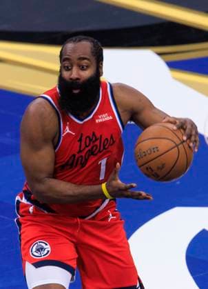 October 31, 2025, Inglewood, California, USA: James Harden 1 of the Los Angeles Clippers during the 2025-2026 Emirates Cup game against the New Orleans Pelicans on Friday October 31, 2025 at Intuit Dome in Inglewood, California. Clippers defeat Pelicans, 126-124. ARIANA RUIZ PI Inglewood USA - ZUMAp124 20251031_zaa_p124_031 Copyright: xArianaxRuizx