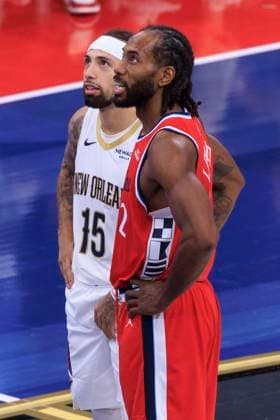 October 31, 2025, Inglewood, California, USA: Kawhi Leonard 2 of the Los Angeles Clippers and Jose Alvarado 15 of the New Orleans Pelicans watch the review during the 2025-2026 Emirates Cup game on Friday October 31, 2025 at Intuit Dome in Inglewood, California. Clippers defeat Pelicans, 126-124. ARIANA RUIZ PI Inglewood USA - ZUMAp124 20251031_zaa_p124_045 Copyright: xArianaxRuizx