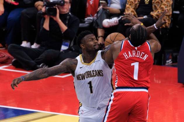 October 31, 2025, Inglewood, California, USA: Zion Williamson 1 of the New Orleans Pelicans blocks a shot attempt by James Harden 1 of the Los Angeles Clippers during the 2025-2026 Emirates Cup game on Friday October 31, 2025 at Intuit Dome in Inglewood, California. Clippers defeat Pelicans, 126-124. ARIANA RUIZ PI Inglewood USA - ZUMAp124 20251031_zaa_p124_058 Copyright: xArianaxRuizx