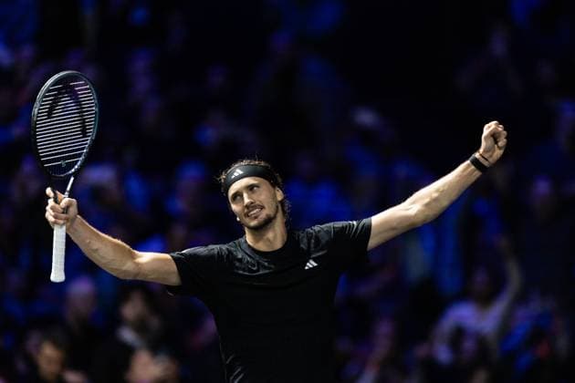Rolex Paris Masters 2025 - Day 5 Alexander Zverev (GER) plays against Daniil Medvedev in the men s singles match on day five of the Paris ATP, Tennis Herren Masters 1000 tennis tournament at the Paris La Defense Arena in Nanterre, on the outskirts of Paris. Paris France  Copyright: xIbrahimxEzzatx originalFilename:ezzat-notitle251031_npV4O.jpg