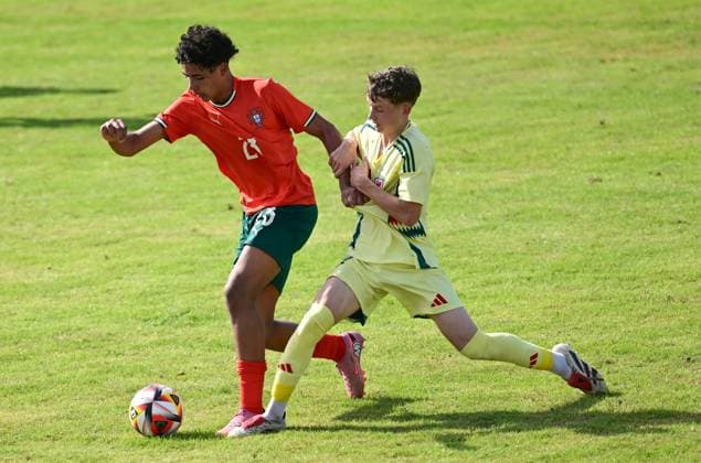 Portugal U-16 v Wales U-16 - Federation Cup ANTALYA, TURKIYE - NOVEMBER 01: Portugal s Cristiano Dos Santos (L), Cristiano Ronaldo s son, in action during Federation Cup match between Portugal U-16 and Wales U-16 in Manavgat, Antalya, Turkiye on November 01, 2025. Orhan Çiçek Anadolu Antalya Turkey. Editorial use only. Please get in touch for any other usage.  Copyright: x2025xAnadoluxOrhanxÃ‡icekx