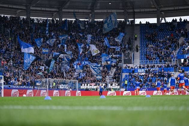 01.11.2025, Fussball, 2. Bundesliga, Saison 2025 2026, 11. Spieltag, Karlsruher SC - FC Schalke 04, Fans FC Schalke 04, xRHR-FOTO YYx