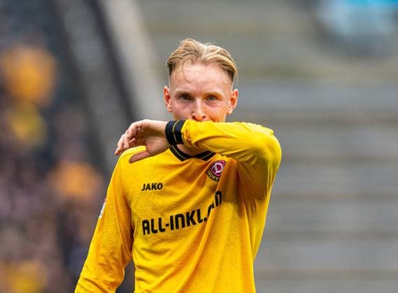 Fussball, Herren, Saison 2025 2026, 2. Bundesliga (11. Spieltag), Hertha BSC - Dynamo Dresden, Tony Menzel (Dresden), 01.11. 2025,