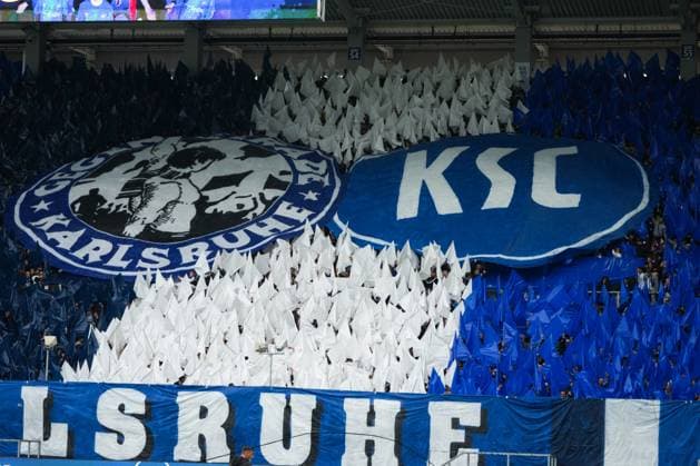 2. Bundesliga, Karlsruher SC vs FC Schalke 05, 01.11.2025 Karlsruhe fan choreography celebrating the friendship with Strasbourg 2. Bundesliga, Karlsruher SC vs FC Schalke 05, BBBank Wildpark Karlsruhe, 01.11.2025 DFB DFL REGULATIONS PROHIBIT ANY USE OF PHOTOGRAPHS AS IMAGE SEQUENCES AND OR QUASI-VIDEO.