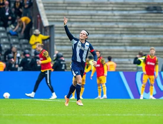 Fussball, Herren, Saison 2025 2026, 2. Bundesliga (11. Spieltag), Hertha BSC - Dynamo Dresden, Fabian Reese (Hertha BSC), Jubel nach Tor zum 2:0, 01.11. 2025,