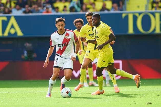 Pedro Diaz (Rayo Vallecano) during the LaLiga EA Sports match between Villarreal CF and Rayo Vallecano at Estadio de la Ceramica on November 1, 2025 in Villarreal, Spain. (Photo by Maria Jose Segovia DeFodi Images) Pedro Diaz Rayo Vallecano during the LaLiga EA Sports match between Villarreal CF and Rayo Vallecano at Estadio de la Ceramica on November 1, 2025 in Villarreal, Spain Photo by Maria Jose Segovia DeFodi Images