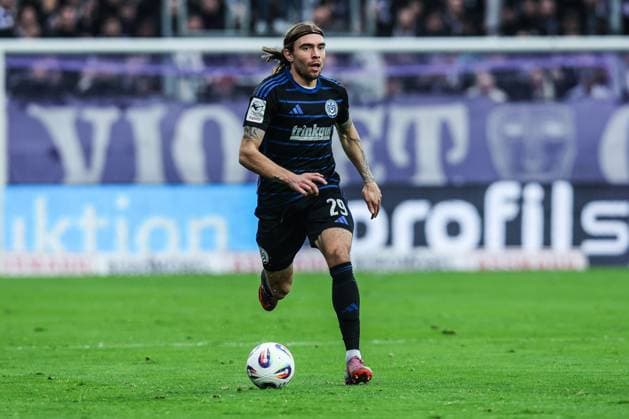 Fussball, 3.Liga Saison 2025 2026 13. Spieltag VfL Osnabrück - MSV Duisburg 01.11.2025, Bremer Brücke Joshua Bitter (MSV Duisburg, 29) Osnabrück Bremer Brücke Niedersachsen Deutschland