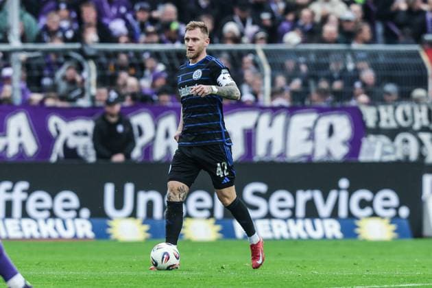 Fussball, 3.Liga Saison 2025 2026 13. Spieltag VfL Osnabrück - MSV Duisburg 01.11.2025, Bremer Brücke Alexander Hahn (MSV Duisburg, 42) Osnabrück Bremer Brücke Niedersachsen Deutschland