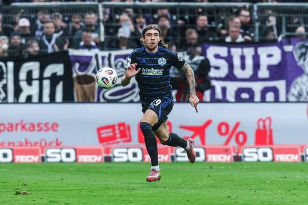 Fussball, 3.Liga Saison 2025 2026 13. Spieltag VfL Osnabrück - MSV Duisburg 01.11.2025, Bremer Brücke Joshua Bitter (MSV Duisburg, 29) Osnabrück Bremer Brücke Niedersachsen Deutschland