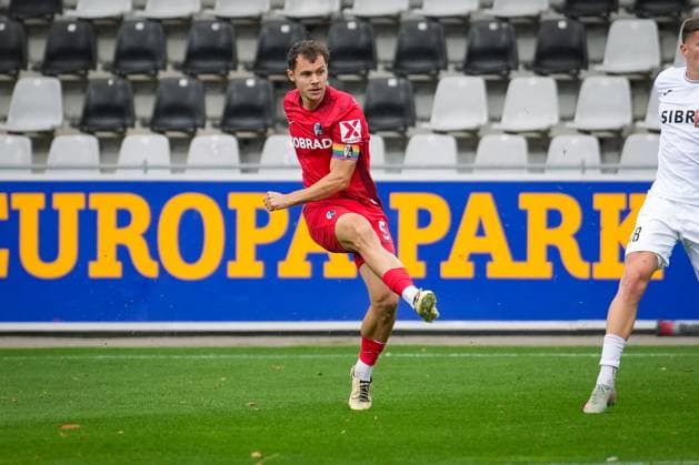 Deutschland, Fußball, Regionalliga Südwest, Saison 2025 2026, 15. Spieltag SC Freiburg II vs. TSV Steinbach Haiger Dreisamstadion (Freiburg): Fabian Rüdlin Rudlin (SC Freiburg II, 05) Freiburg Dreisamstadion Baden-Württemberg Deutschland Copyright: xFINLEYxMÖRCHx