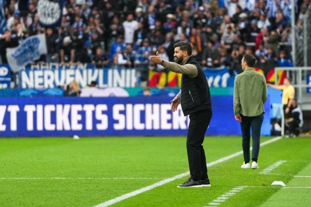 2. Bundesliga, Karlsruher SC vs FC Schalke 05, 01.11.2025 Miron Muslic (FC Schalke 04, Coach) 2. Bundesliga, Karlsruher SC vs FC Schalke 05, BBBank Wildpark Karlsruhe, 01.11.2025 DFB DFL REGULATIONS PROHIBIT ANY USE OF PHOTOGRAPHS AS IMAGE SEQUENCES AND OR QUASI-VIDEO.
