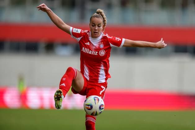 DEU, München, FC Bayern München vs SGS Essen, Google Pixel Frauen Bundesliga, DFB, Saison 2526, FC Bayern Campus, 8. Spieltag im Bild: Giulia Gwinn (Bayern München 7) DFB DFL REGULATIONS PROHIBIT ANY USE OF PHOTOGRAPHS AS IMAGE SEQUENCES AND OR QUASI-VIDEO, 01.11.2025 Copyright: HMBxMedia HendrikxHamelau