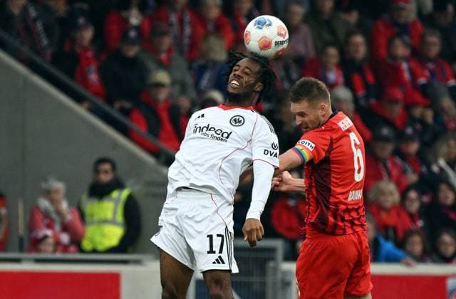 RECORD DATE NOT STATED 01.11.2025, xjhx, Fussball 1.Bundesliga, 1.FC Heidenheim - Eintracht Frankfurt v.l. Elye Wahi (Eintracht Frankfurt), Patrick Mainka (1.FC Heidenheim) (DFL DFB REGULATIONS PROHIBIT ANY USE OF PHOTOGRAPHS as IMAGE SEQUENCES and or QUASI-VIDEO) Heidenheim