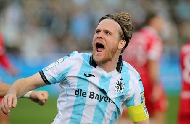 Fussball, Herren, 3.Liga, Saison 2025 2026, TSV 1860 München - FC Energie Cottbus, Grünwalder Stadion 2:0 durch Thore Jacobsen (TSV 1860 München) , Tor, Jubel