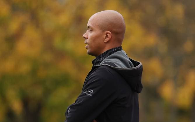 BAU 01.11.2025 Freiberg am Neckar Fußball SGV Freiberg vs. SG Barockstadt Fulda-Lehnerz, Co-Trainer David Pisot (Freiberg)