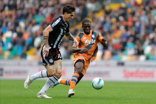 Udinese Calcio v Atalanta BC - Serie A Udinese s Nicolo Zaniolo plays against Atalanta s Kamaldeen Sulemana during the 2026 Italian Serie A ENILIVE 2025 26 football match between Udinese and Atalanta at Bluenergy Stadium in Udine, Italy, on November 1, 2025. Udine Friuli Venezia Giulia Italy  Copyright: xMattiaxRadonix originalFilename:radoni-italians251101_npXYW.jpg
