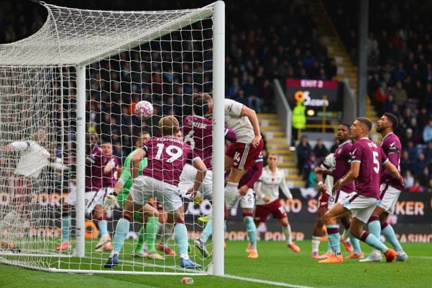 Burnley, England, 1st November 2025. Viktor Gyokeres of Arsenal scores a goal to make it 0-1 during the Burnley vs Arsenal Premier League match at Turf Moor, Burnley. Picture credit should read: James Baylis Sportimage EDITORIAL USE ONLY. No use with unauthorised audio, video, data, fixture lists, club league logos or live services. Online in-match use limited to 120 images, no video emulation. No use in betting, games or single club league player publications. SPI_015_JB_BURN_ARSEN SPI-4251-0015