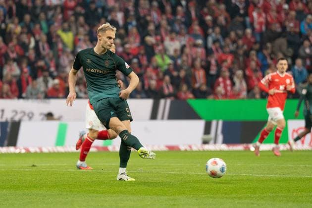 01.11.2025, xhfmx, Fussball 1.Bundesliga, FSV Mainz 05 - Werder Bremen Amos Pieper (SV Werder Bremen) (DFL DFB REGULATIONS PROHIBIT ANY USE OF PHOTOGRAPHS as IMAGE SEQUENCES and or QUASI-VIDEO) Mainz