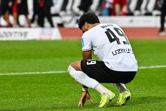 GER, 3. Liga, SSV Ulm 1846 vs VfB Stuttgart II 01.11.2025, Donaustadion, Ulm, GER, 3. Liga, SSV Ulm 1846 vs VfB Stuttgart II, im Bild Andre Becker (SSV Ulm, 49), Enttaeuschung nach Spielende