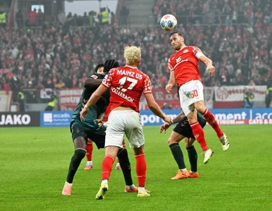 Fussball-Bundesliga - Saison 2025 2026 Mewa-Arena Mainz - 01.11.2025 1. FSV Mainz 05 (mz) - SV Werder Bremen hb) Silvan WIDMER (1. FSV Mainz 05) DFL REGULATIONS PROHIBIT ANY USE OF PHOTOGRAPHS AS IMAGE SEQUENCES AND OR QUASI VIDEO EDITORIAL USE ONLY NATIONAL AND INTERNATIONAL NEWS AGENCIES OUT Fussball-Bundesliga - 1. FSV Mainz 05