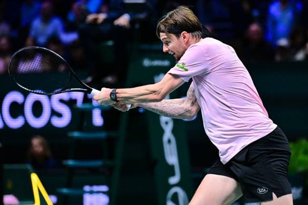 TENNIS : Rolex Paris Masters - Paris - 01 11 2025 Alexander Bublik ( Kazakhstan ) during the Rolex Paris Masters at Paris La Defense Arena on November 01, 2025 in Nanterre, France. (Photo by Federico Pestellini PSNewz ) ParisFrance  Copyright: xFedericoxPestellinix