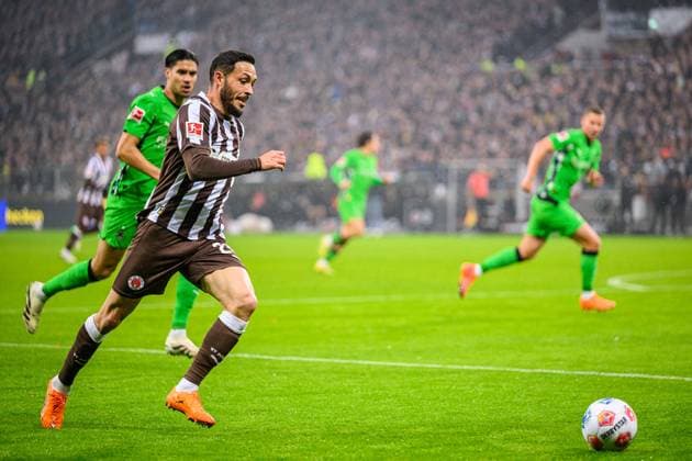 Fußball I Herren I Saison 2025-2026 I Bundesliga I 9. Spieltag I FC St. Pauli - Borussia Mönchengladbach I 01.11.2025 Mathias Pereira Lage (28, FC St. Pauli) Hamburg Millerntor-Stadion Hamburg Deutschland Copyright: xLobecax xHenningxRohlfsx